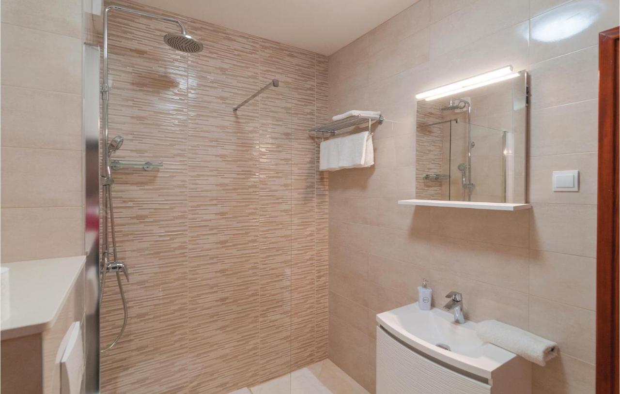 Nice Apartment In Omis With House Sea View Ngoại thất bức ảnh