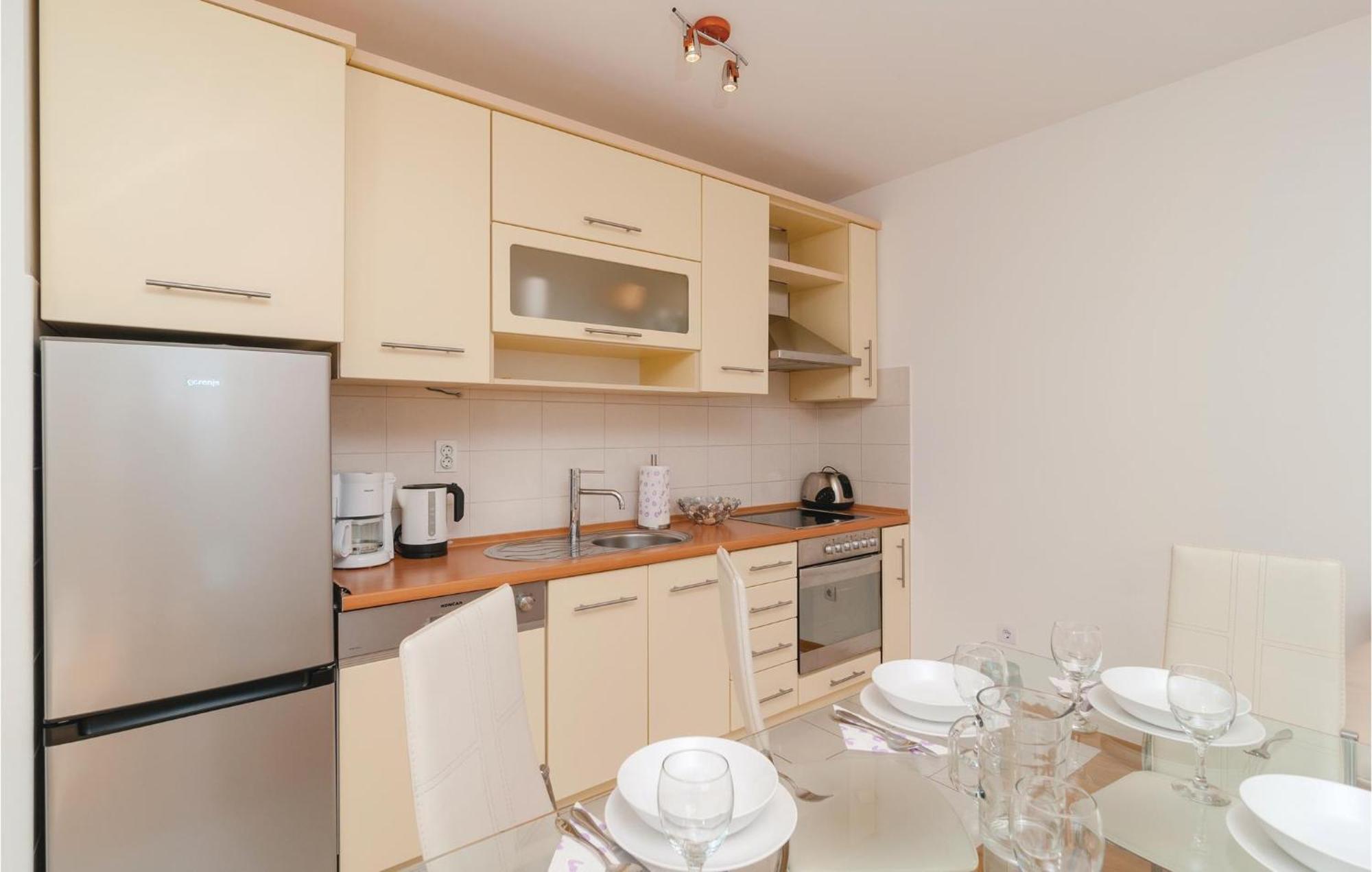 Nice Apartment In Omis With House Sea View Ngoại thất bức ảnh