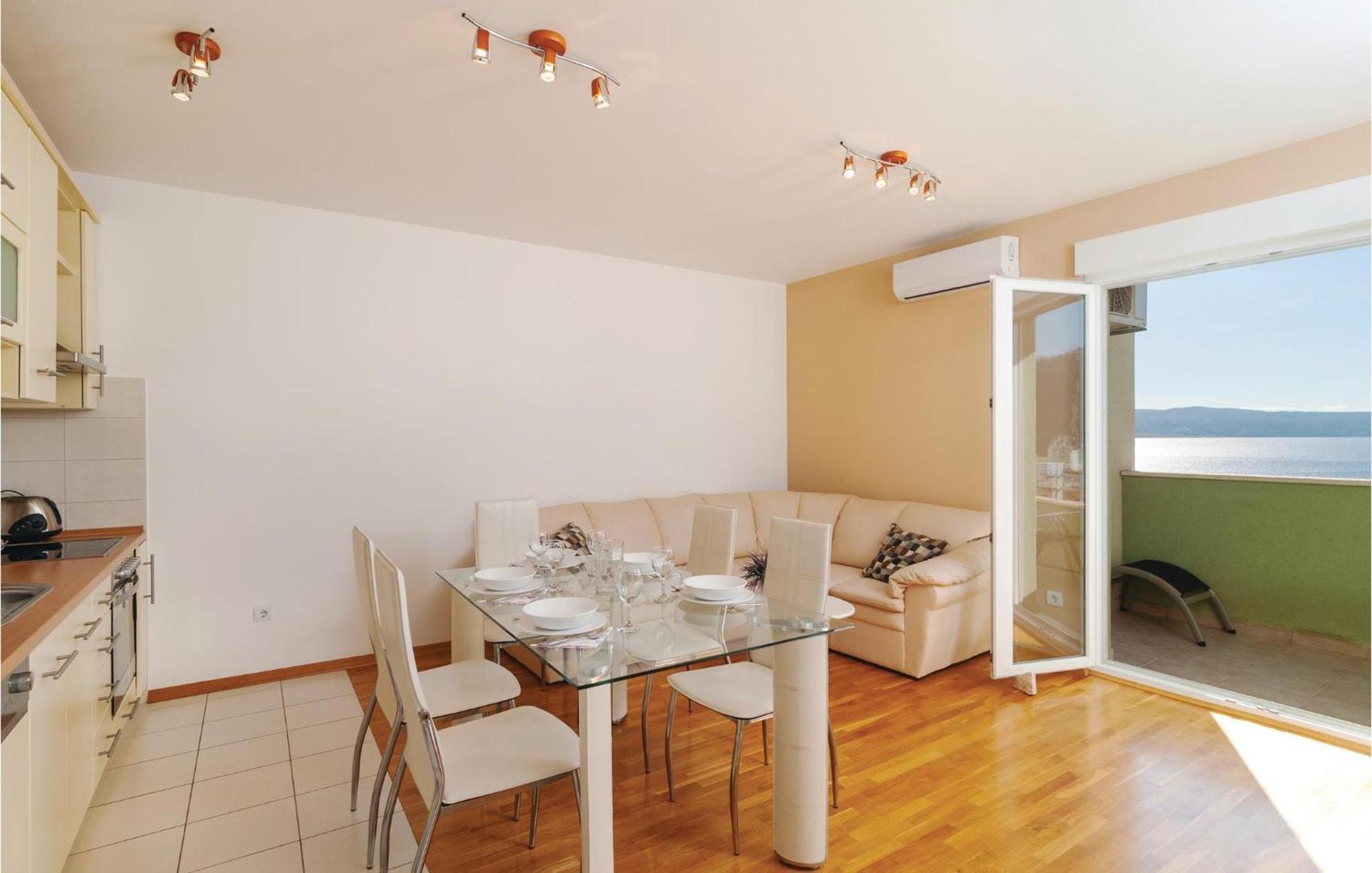 Nice Apartment In Omis With House Sea View Ngoại thất bức ảnh